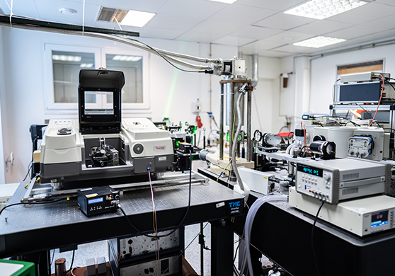 Laboratory for optical characterization of materials | ÚFE